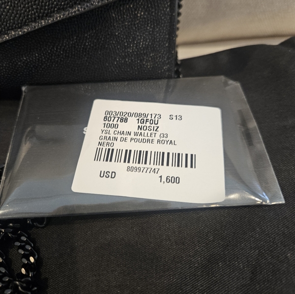 Saint Laurent YSL Monogram Wallet on Chain in Grained Leather - Nero (Black) - Picture 5 of 8